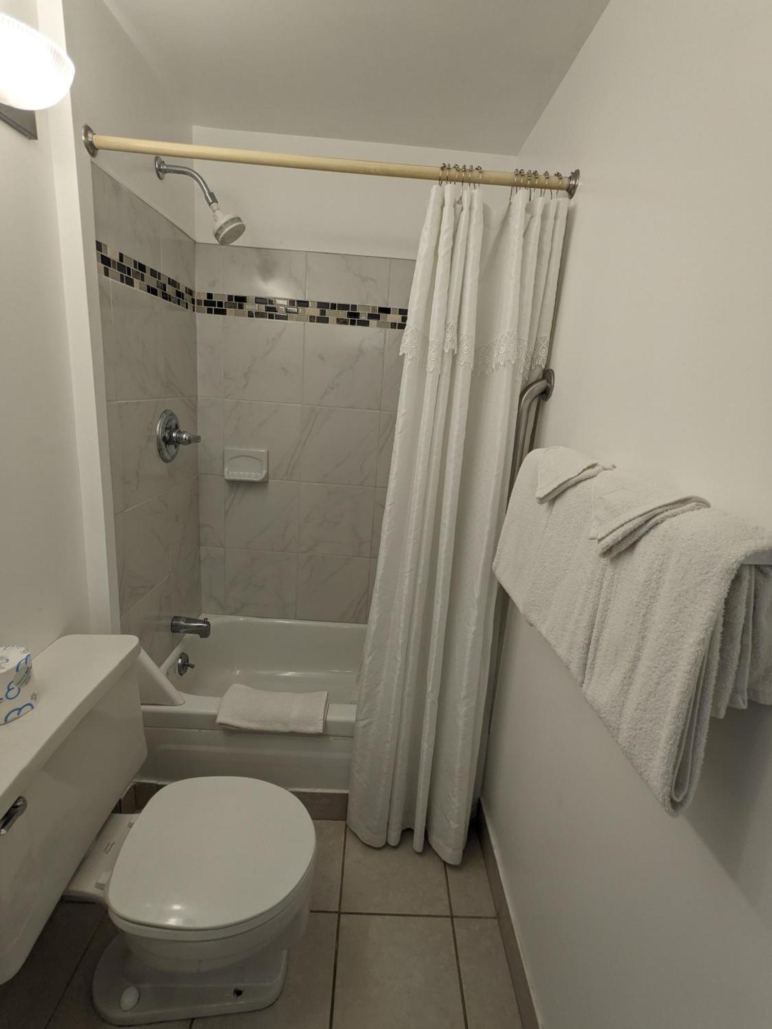 Bennington Motor Inn Экстерьер фото